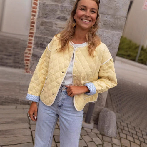 Damen gesteppte Kurzjacke mit Diamantstepp, kontrastierter Paspel und abgerundetem Saum Echo Archiv
