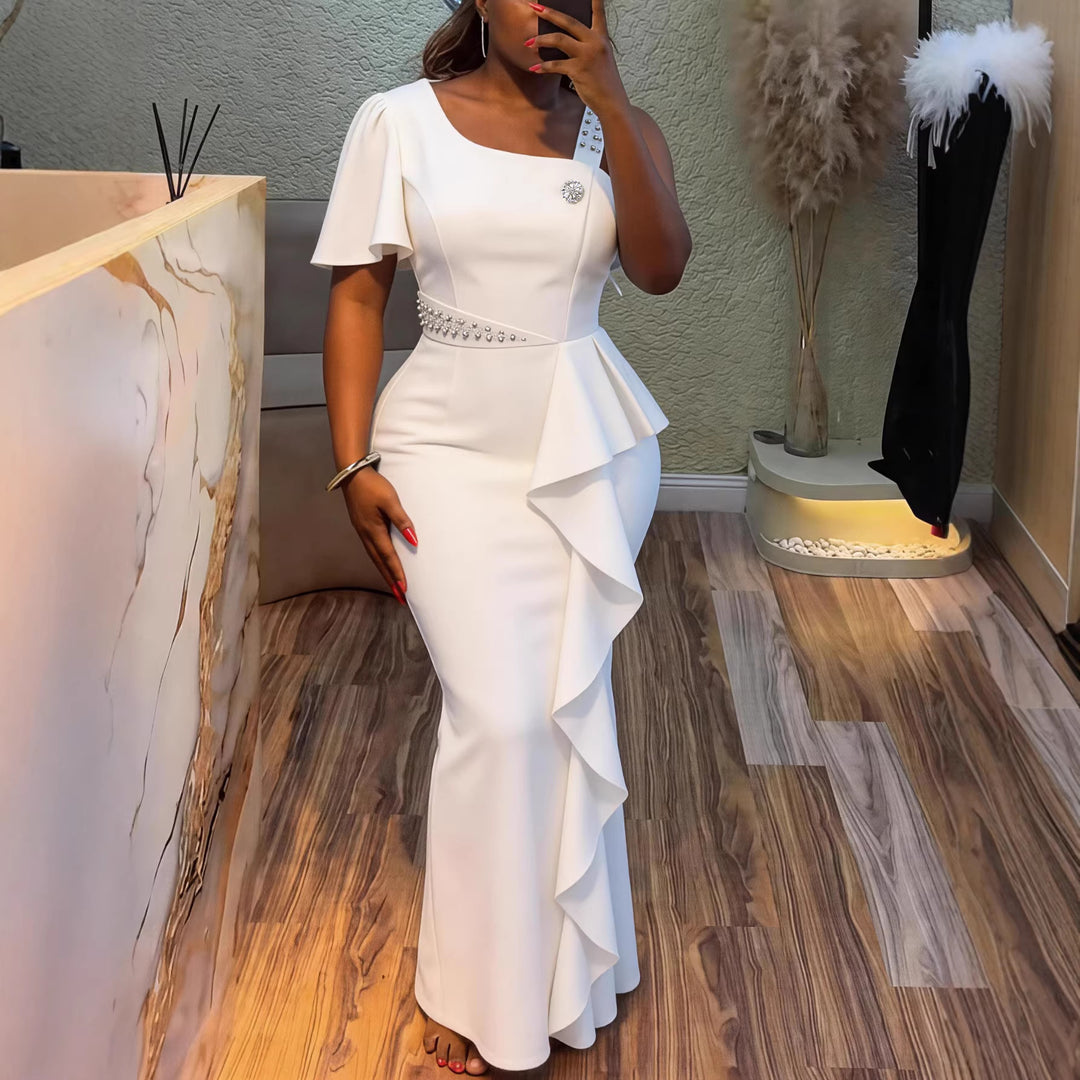 Damen Elegantes Abendkleid mit asymmetrischem Schnitt und Rüschen Echo Archiv