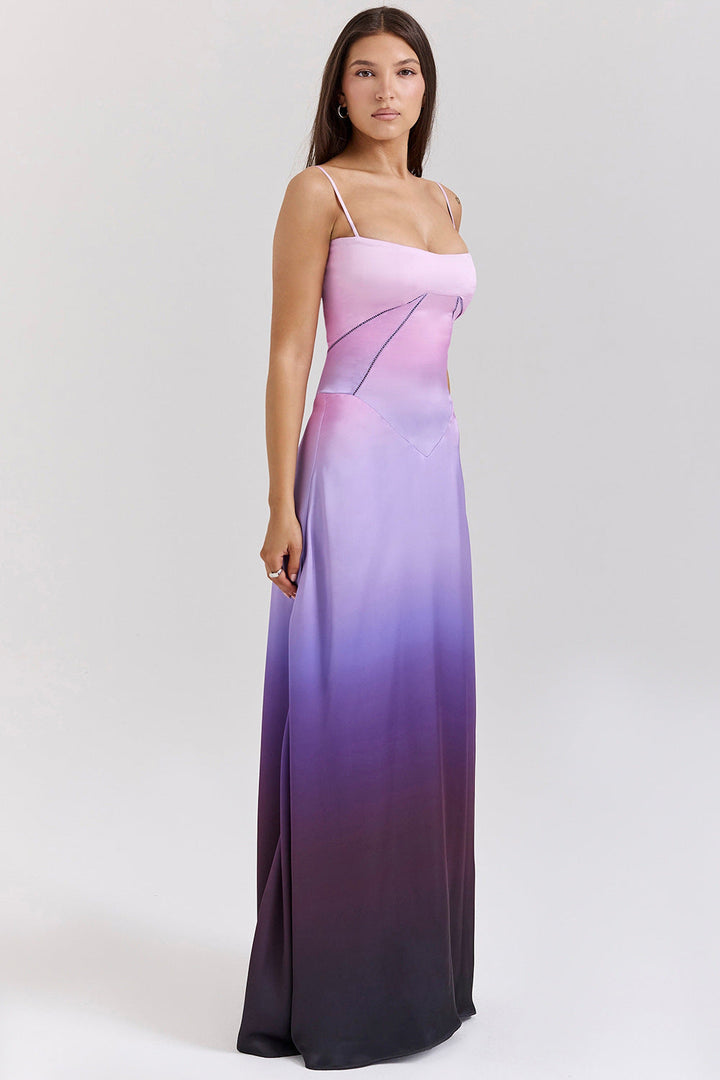 Damen Elegantes Abendkleid mit tailliertem Schnitt und schwingendem Rock Echoarchiv