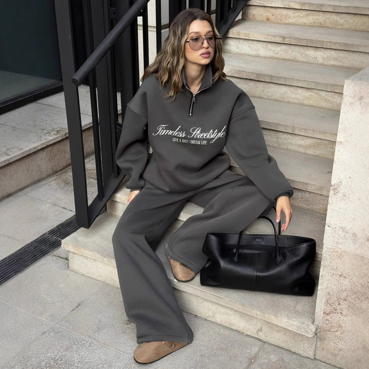 Damen nan oversized Halbzip-Sweatshirt mit hohem Stehkragen und Statement-Print Echo Archiv