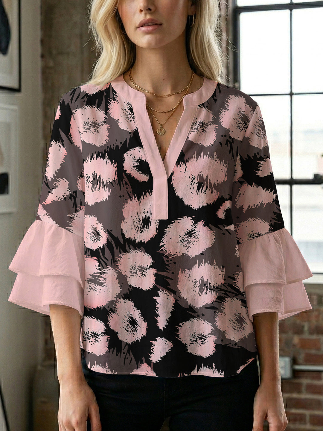 Damen Bluse mit Rüschendetails und auffälligem Animal-Print Echo Archiv