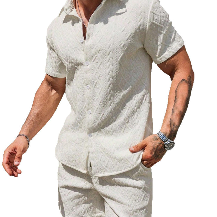 Herren Kurzarm-Hemd mit strukturiertem Design und passenden Shorts Echoarchiv