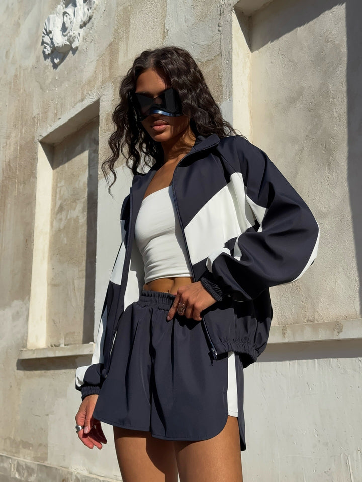 Damen nan lässiges Athleisure-Set mit windabweisender Kurzjacke, Stehkragen und elastischen Highwaist-Shorts Echo Archiv