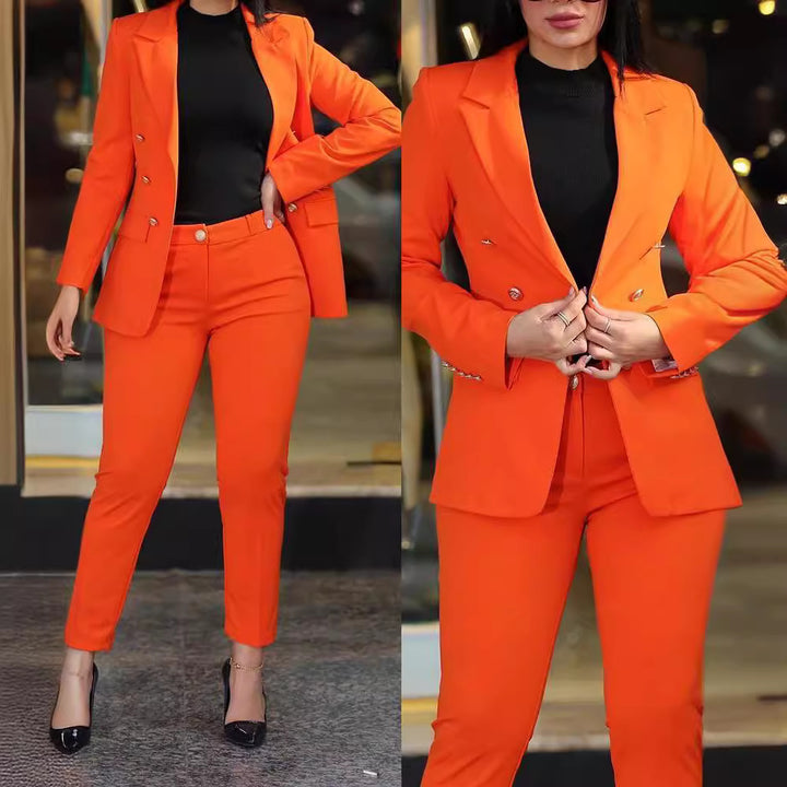 Damen nan tailliertes Business-Hosenanzug-Set mit doppelreihigem Reversblazer und schmal zulaufender Bundhose Echo Archiv