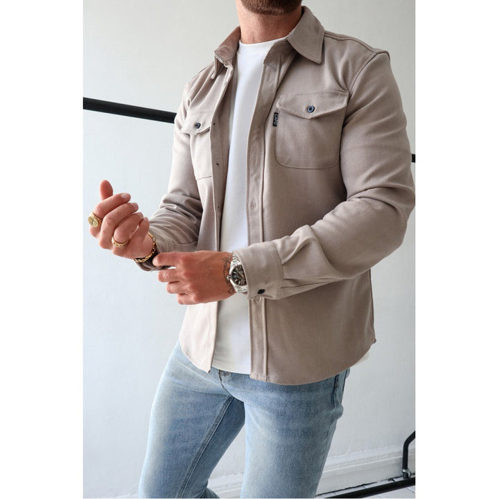 Herren Hemdjacke mit Brusttaschen und taillierter Passform – Taviero