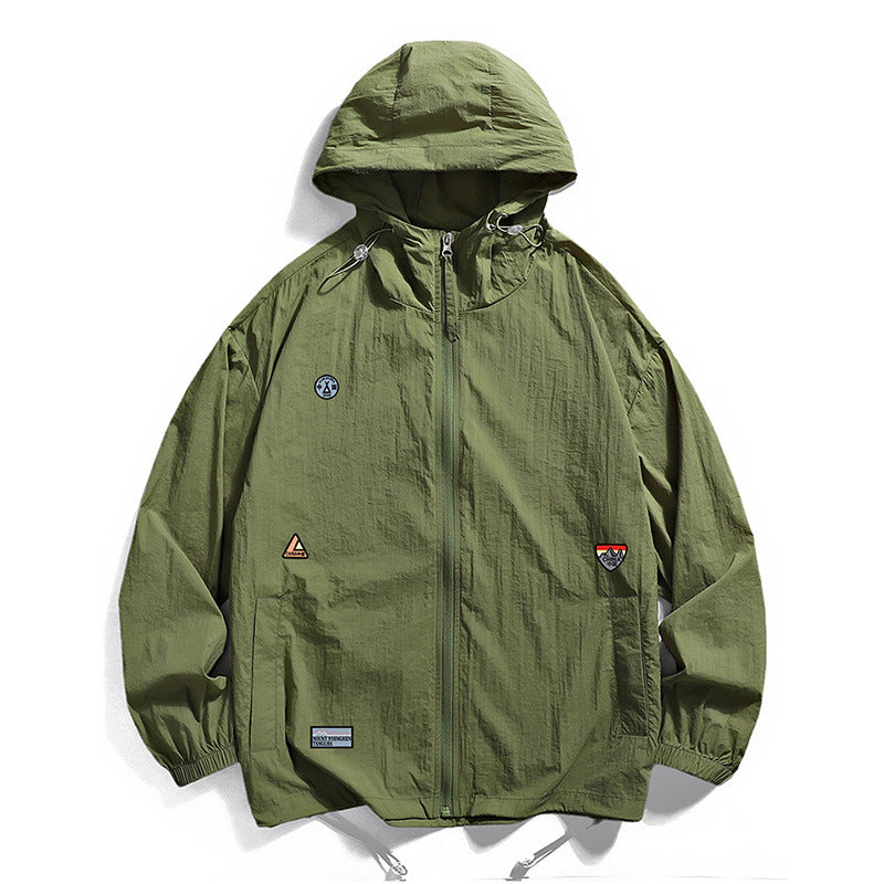 Herren multifunktionale Outdoor-Jacke mit verstellbarer Kapuze und Reißverschlusstaschen Echoarchiv