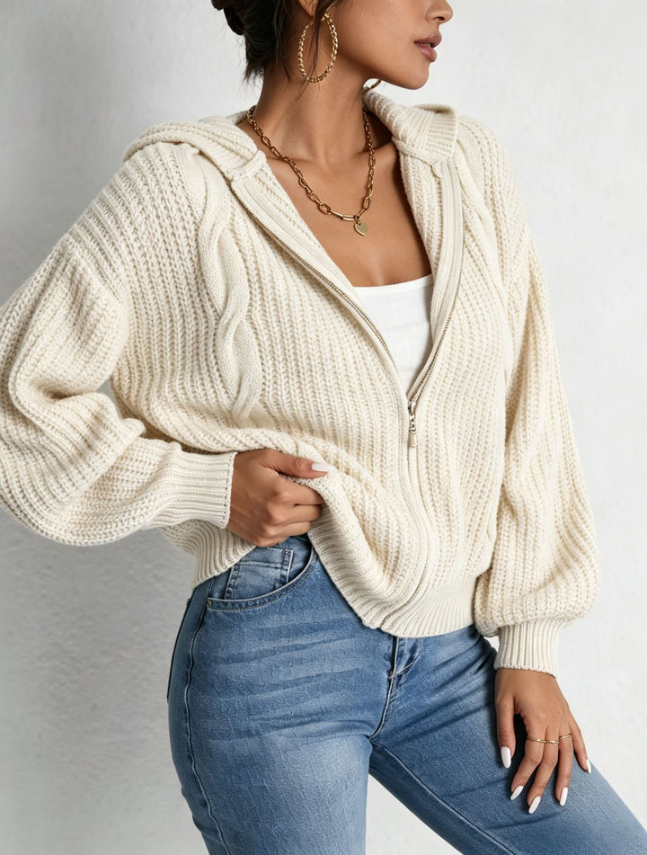 Damen Kapuzen-Cardigan im Grobstrick mit Zopfmuster und Reißverschluss – Veloura