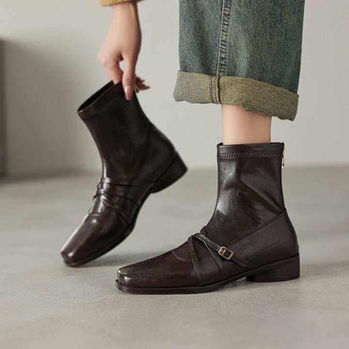 Damen Elegante Stiefeletten aus Leder mit modischem Riemen Echo Archiv