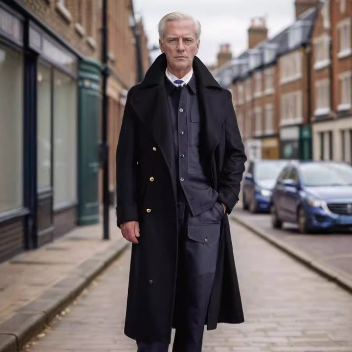 Herren eleganter Langmantel mit doppelter Knopfreihe und breitem Revers Echoarchiv