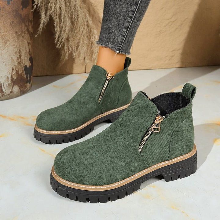 Damen Kurzschaft-Stiefeletten aus Veloursoptik mit seitlichem Reißverschluss und grober Profilsohle – Varelle