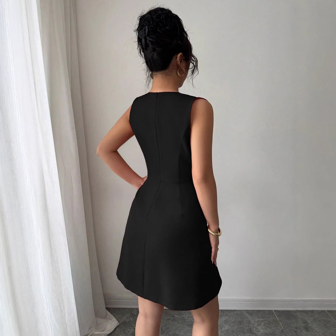 Damen Wickelkleid mit eleganter Silhouette und Knopfdetails Echo Archiv