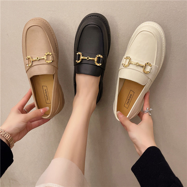 Damen Modische Chunky-Loafer mit profilierter Gummisohle, Kunstleder und dekorativer Metal-Applikation – Lioré