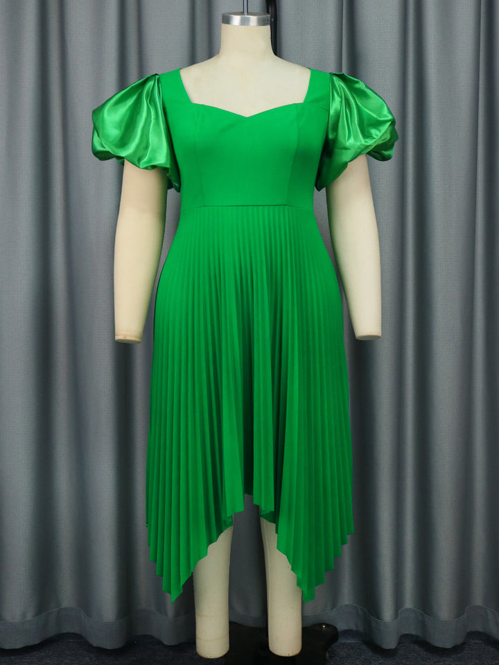 Damen Plissiertes Kleid mit Puffärmeln Echo Archiv