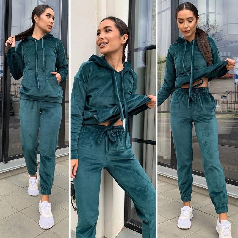 Damen Samt-Loungewear-Set mit kurz geschnittener Kapuzenjacke und Kordelzug-Jogginghose – Auréline