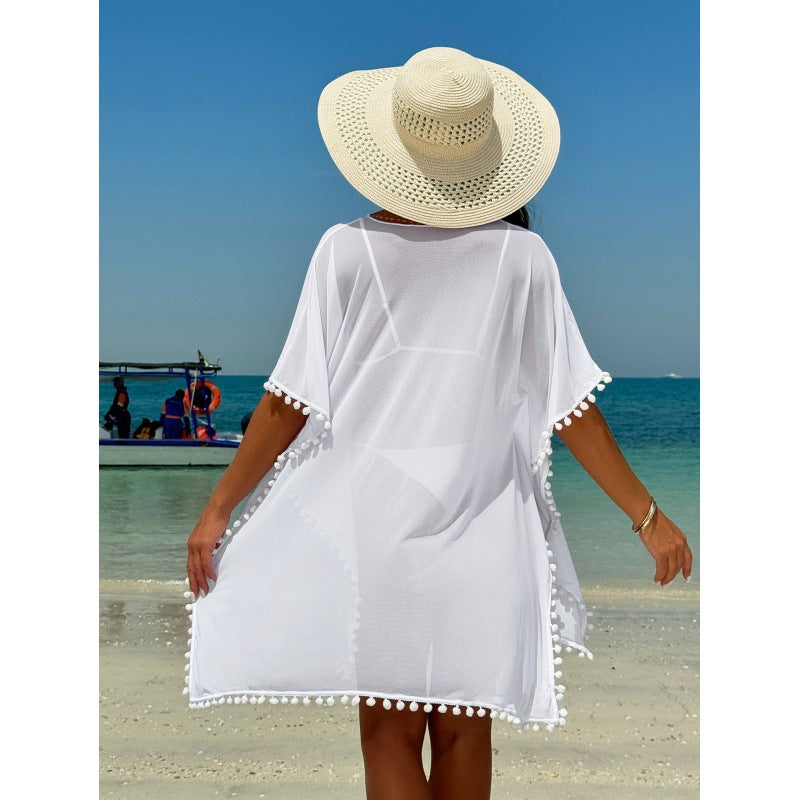Damen Strandkleid mit dekorativem Pompon-Besatz und elegantem V-Ausschnitt Echo Archiv