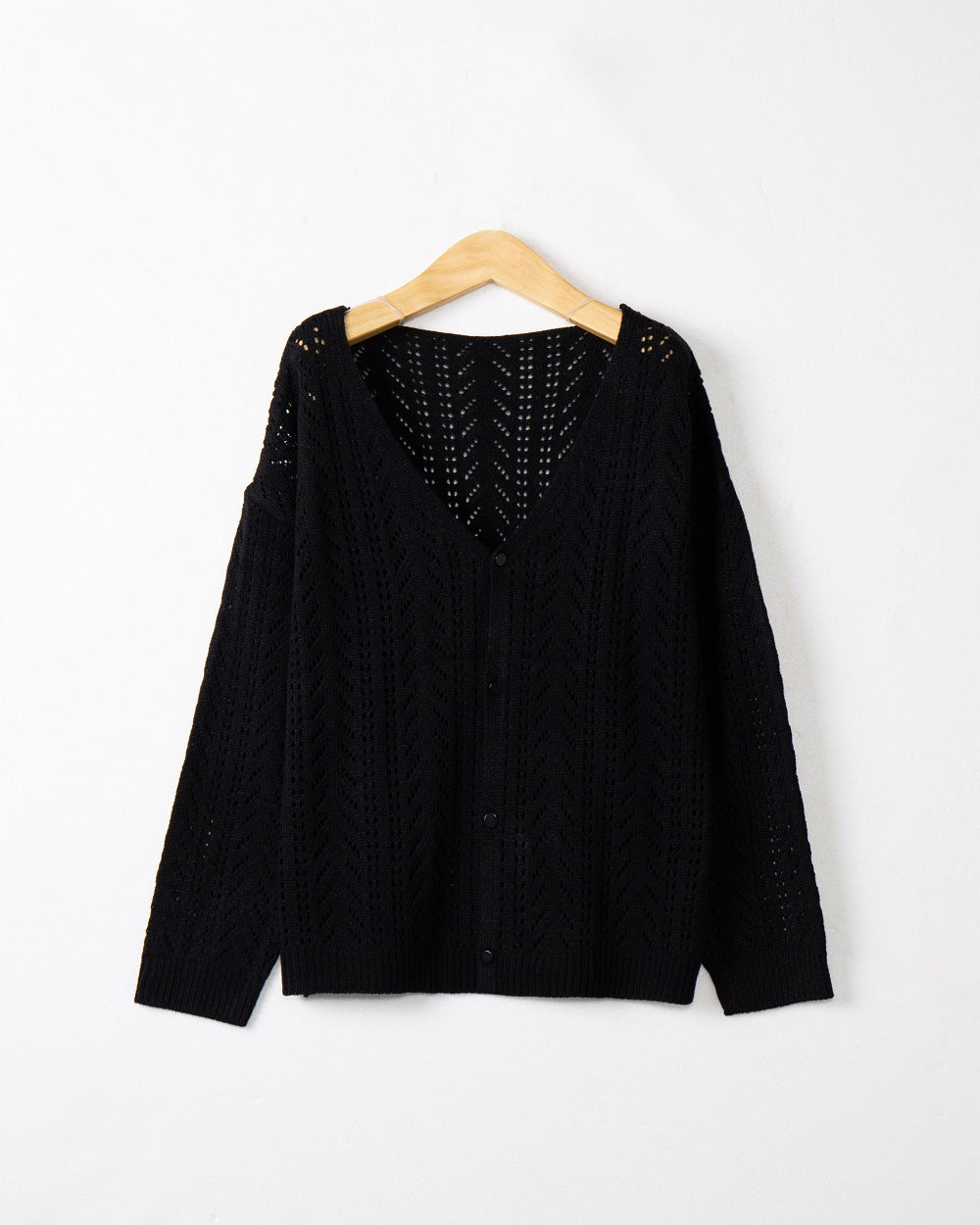 Damen Leichte Ajour-Strickjacke mit tiefem V-Ausschnitt und Knopfleiste Echo Archiv