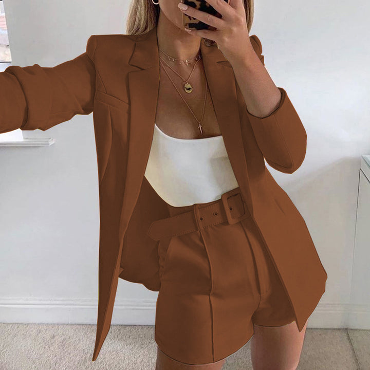 Damen Taillierter Longline-Blazer mit hochtaillierten Gürtelshorts-Set Echo Archiv