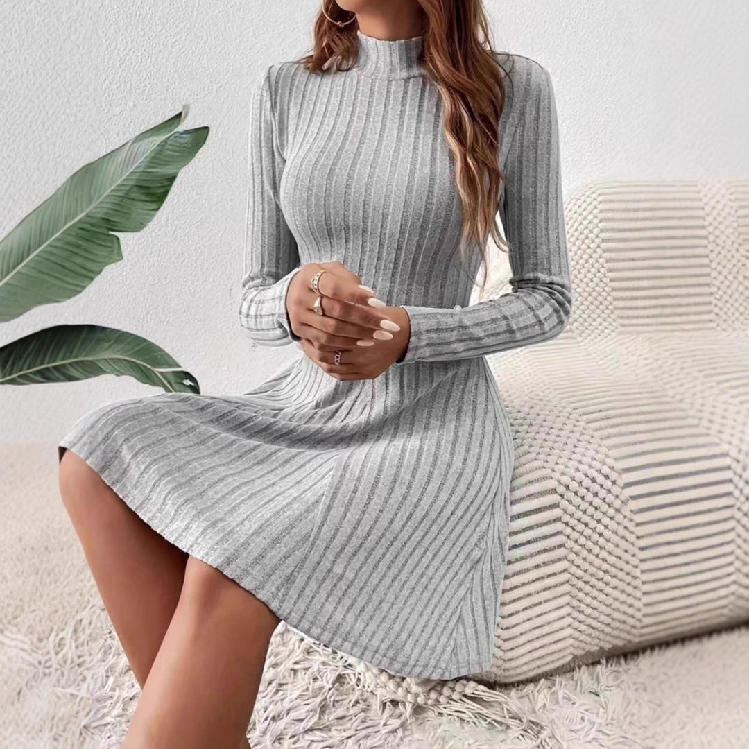 Damen Geripptes Strickkleid mit Stehkragen, taillierter A‑Linie und langen Ärmeln – Élara