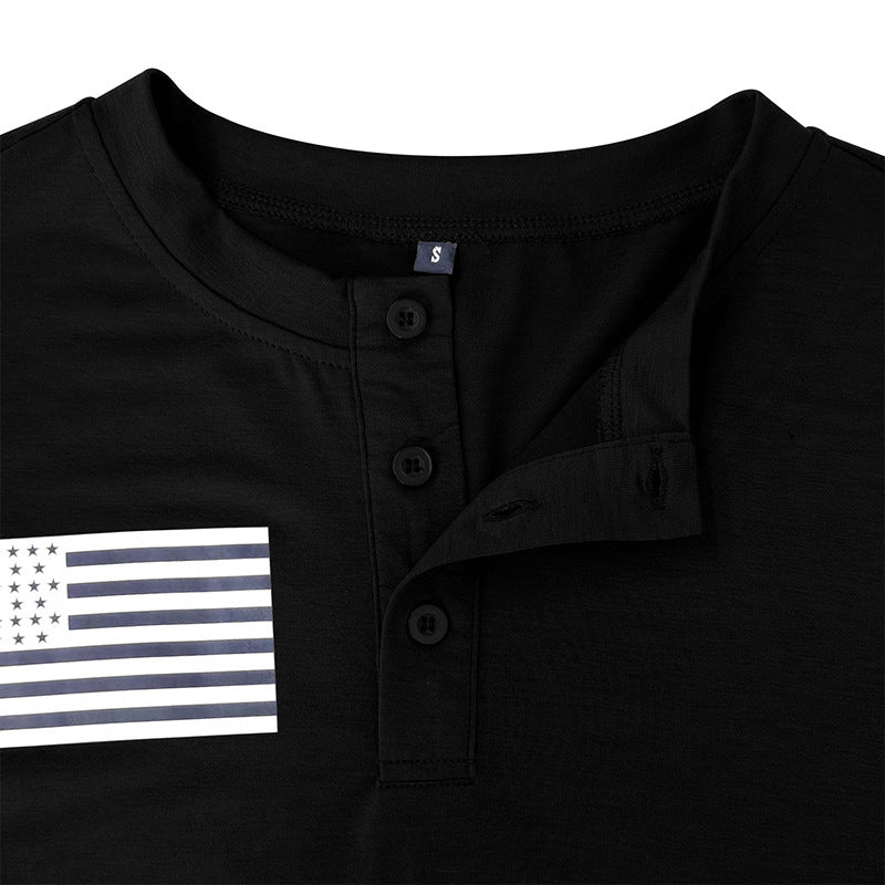 Herren Kurzarm-Henley-Shirt mit modischem Flaggenaufdruck Echoarchiv