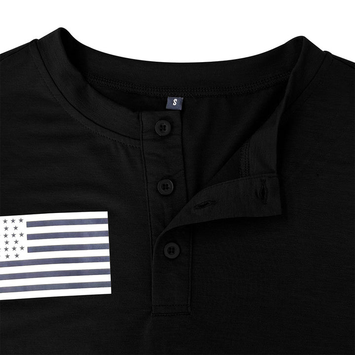 Herren Kurzarm-Henley-Shirt mit modischem Flaggenaufdruck Echoarchiv