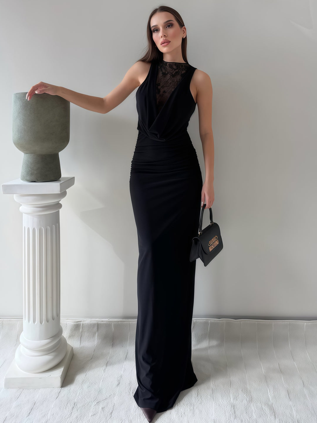 Damen Elegantes Maxikleid mit elegantem Neckholder-Design und raffinierter Spitzenlage Echo Archiv