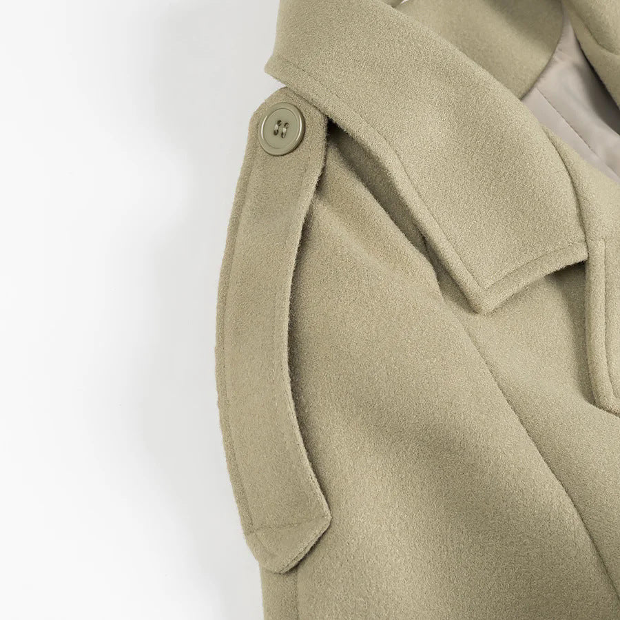 Damen nan maxi Trenchcoat mit doppelreihiger Knopfleiste, Bindegürtel und Epauletten Echo Archiv