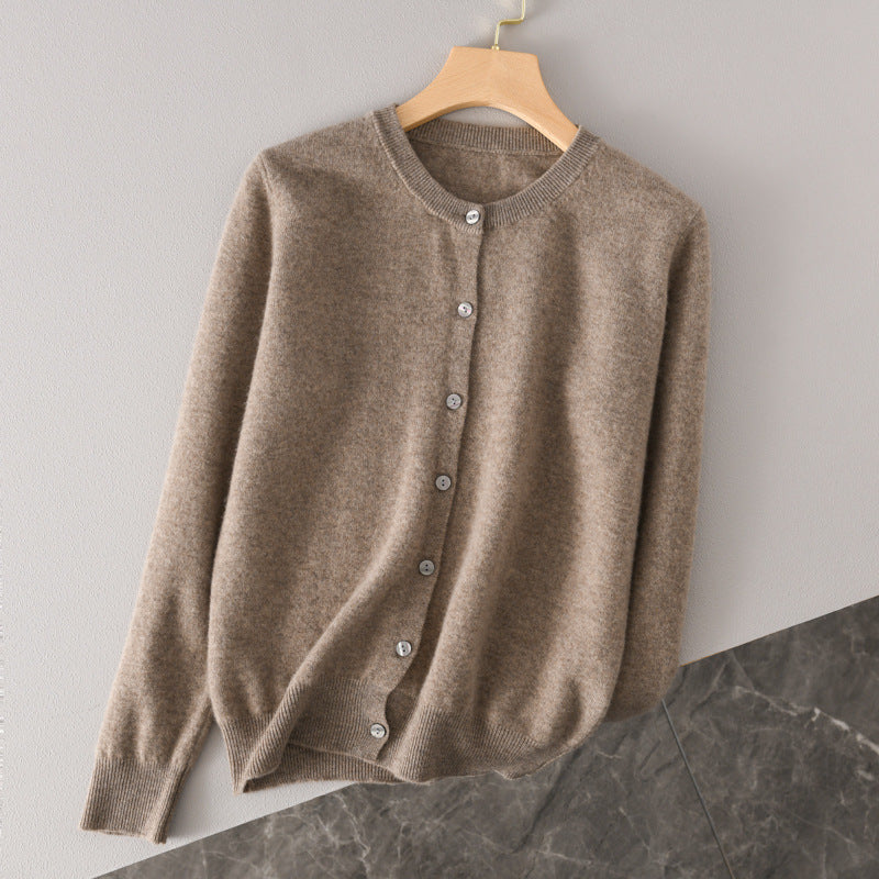 Damen Leichter Rundhals-Knopfcardigan in Kaschmiroptik mit feiner Rippkante und lässiger Silhouette Echoarchiv