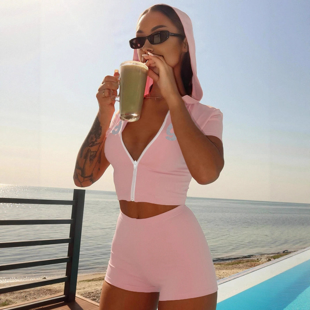 Damen sportliches Zweiteiliges Set mit Kapuzenoberteil und kurzen Shorts Echo Archiv