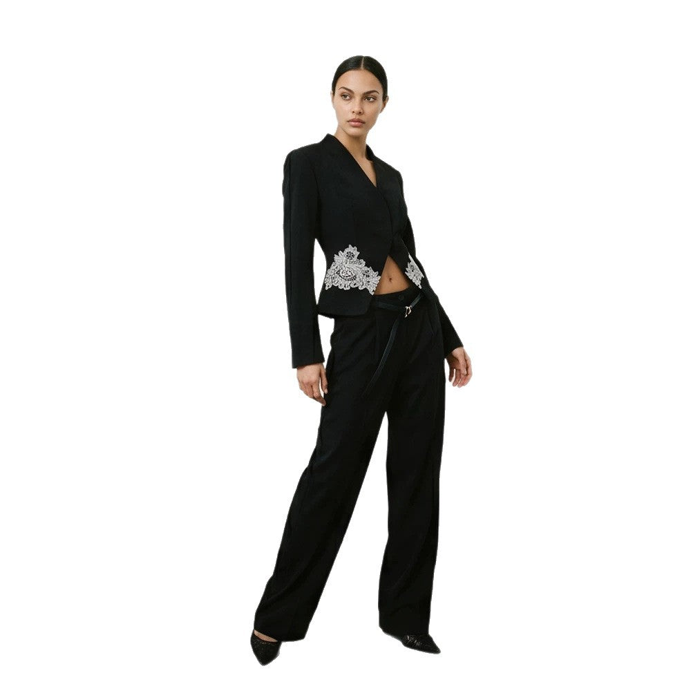 Damen Sculpted Cropped-Blazer mit Spitzenbesatz und taillierter Silhouette Echoarchiv