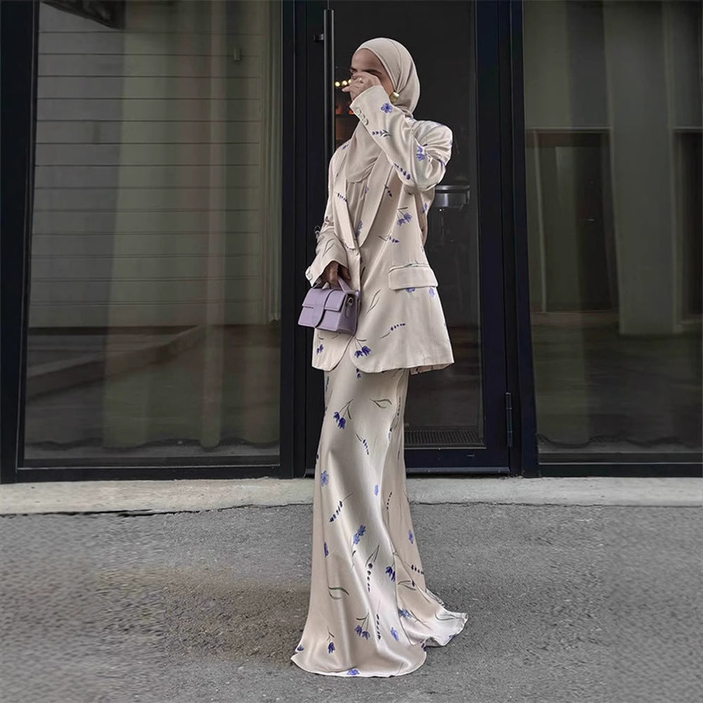 Damen Zweiteiliger Satin-Anzug mit geblümtem Maxirock und oversized Blazer Echoarchiv