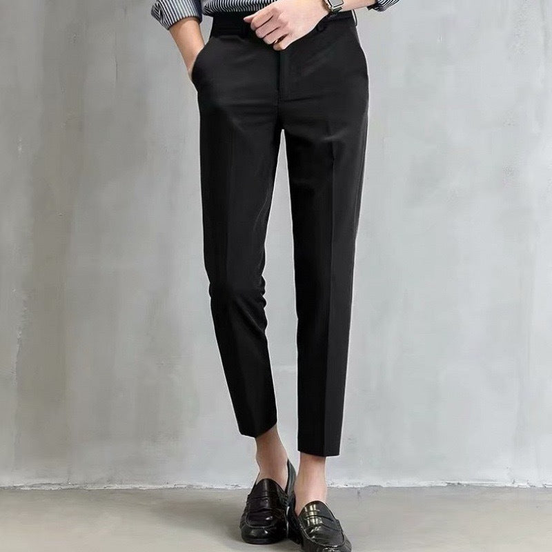 Herren klassische Chino-Hose mit eleganter Passform und subtilen Details Echoarchiv