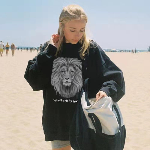 Damen oversized Sweatshirt mit fotorealistischem Löwenprint, Relaxed‑Fit und geripptem Rundhalsausschnitt – Avérine