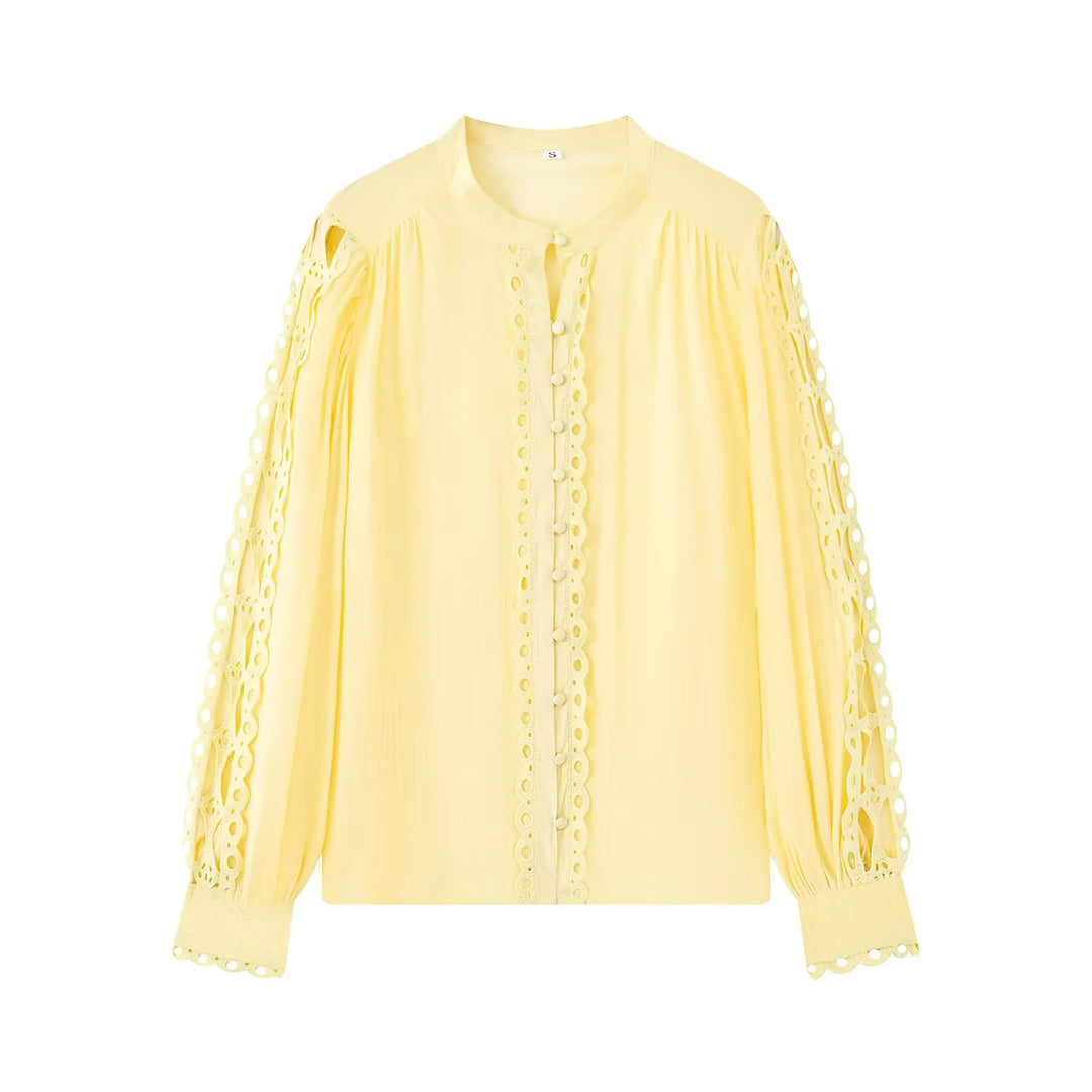 Damen romantische Bluse mit Lochspitzen-Ärmeln, gerafften Ballonärmeln und dekorativer Zierknopfleiste – Élovi