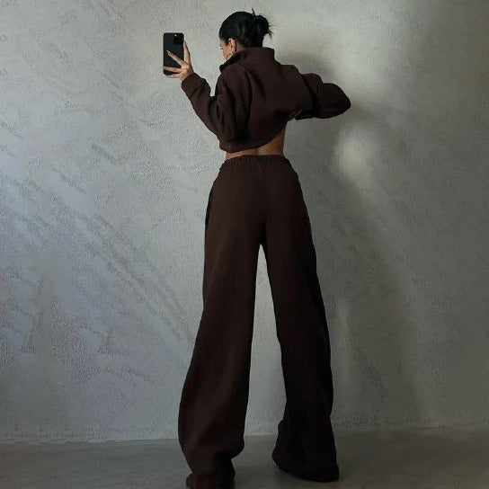 Damen nan kurzes Reißverschluss-Crop-Sweatshirt mit Stehkragen und hochtaillierter Jogginghose Set Echo Archiv
