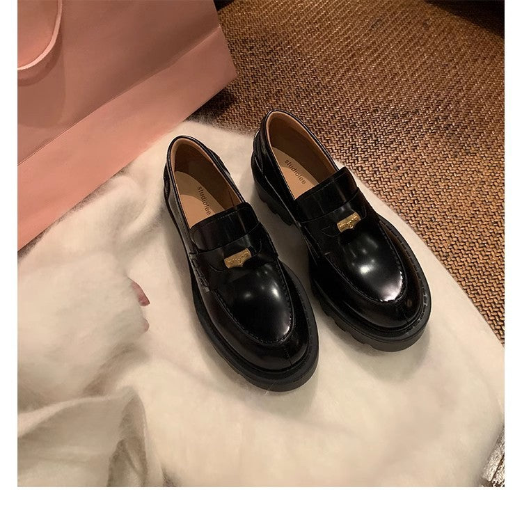Damen Chunky Loafer mit Plateau-Profilsohle und goldener Zierspange Echo Archiv