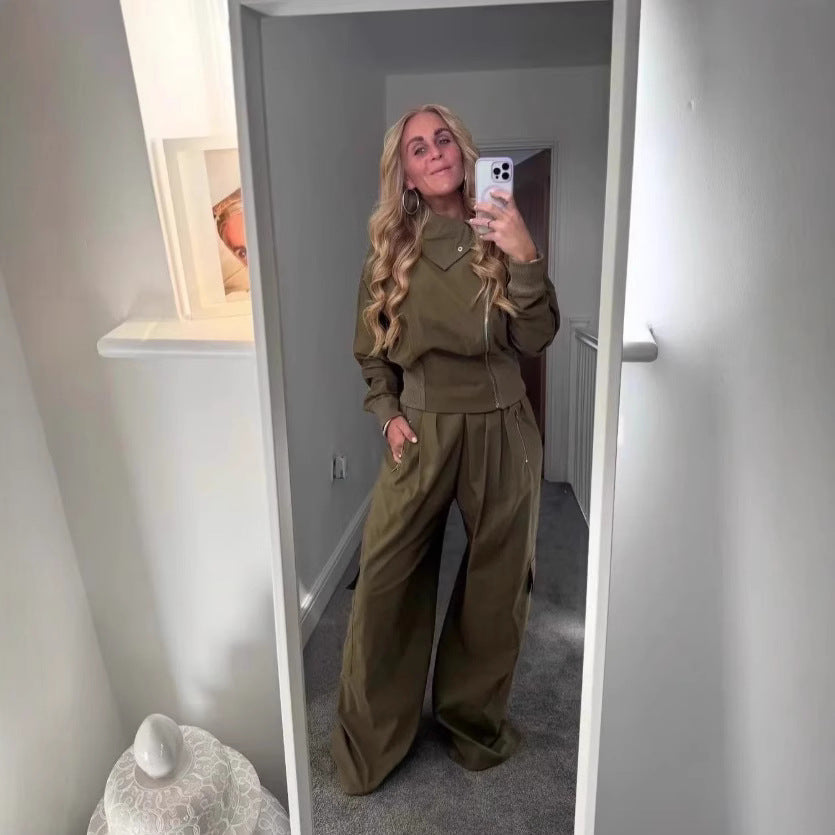 Damen 50+ asymmetrische Utility‑Bomberjacke mit Funnelkragen und breitem Rippenbund Echo Archiv
