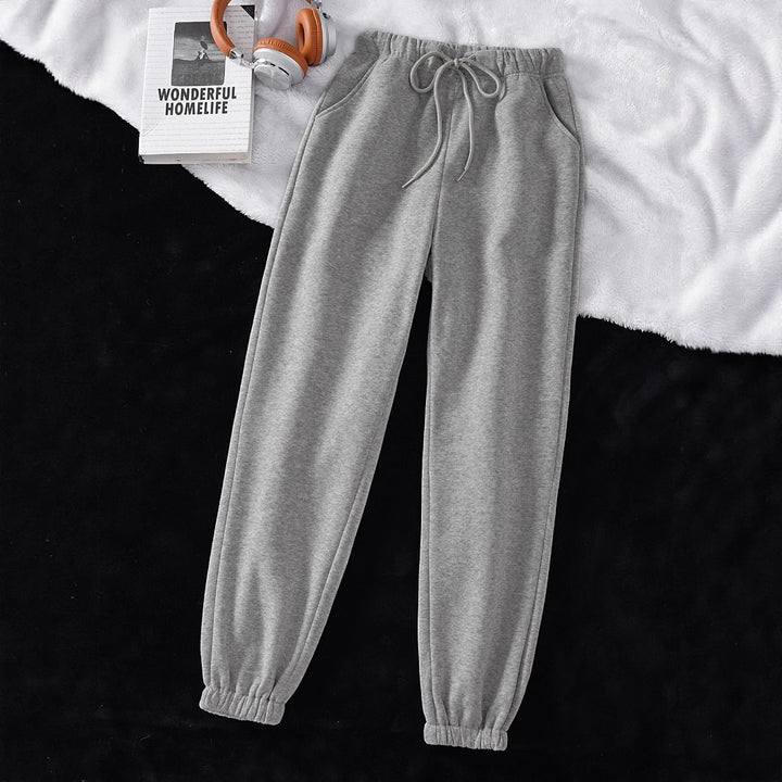 Damen hochgeschnittene Jogginghose aus weicher Fleece Baumwollmischung mit elastischem Bund Kordelzug und Eingrifftaschen – Avérine