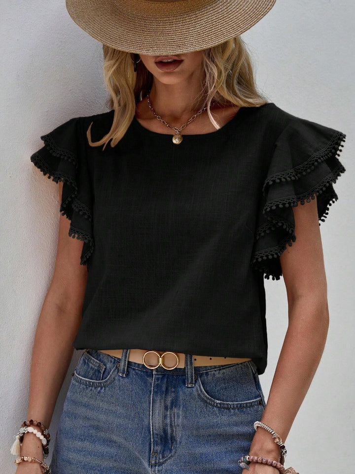 Damen Bluse mit Volantärmeln und Pompon-Spitzenbesatz Echo Archiv