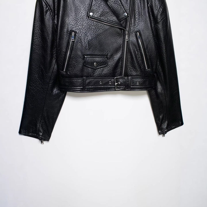 Damen Kurz geschnittene Biker-Lederjacke mit tailliertem Gürtel, asymmetrischer Reißverschluss und Strukturleder Echo Archiv