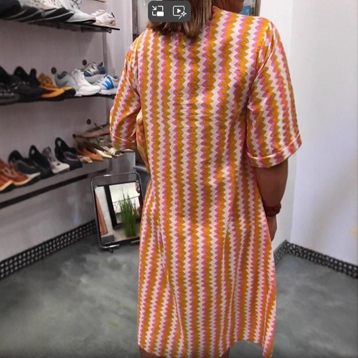 Damen nan Midikleid mit Unterbrustnaht, V-Ausschnitt, Knopfleiste und krempelbaren dreiviertelärmeln Echo Archiv