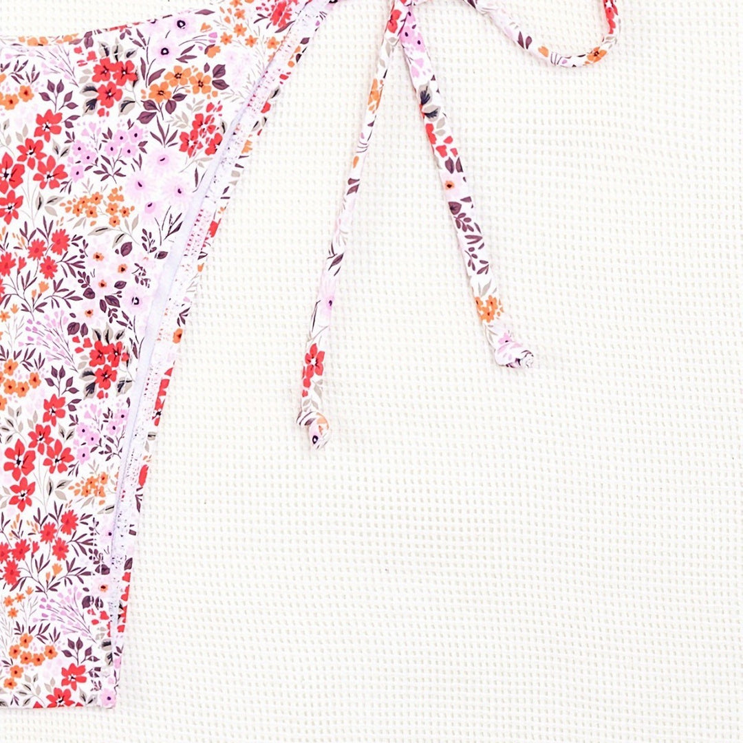 Damen Triangel-Bikini mit floralem Muster und verstellbaren Bindebändern Echo Archiv