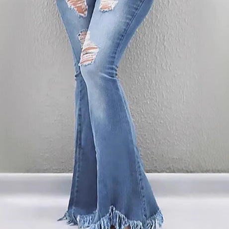 Damen High-Waist Flared-Jeans mit sculptendem Schnitt, Destroyed-Kniepartien und fransigem Volant-Saum Echo Archiv