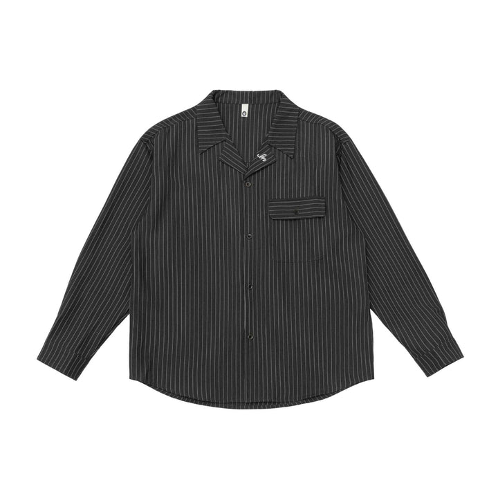 Unisex Gestreifte Hemdjacke mit Reverskragen und Pattentasche Echoarchiv