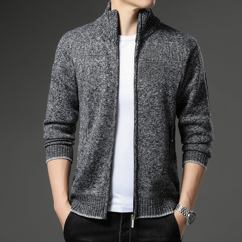 Herren Fleecejacke mit hochgeschlossenem Kragen und praktischen Reißverschlusstaschen Echoarchiv