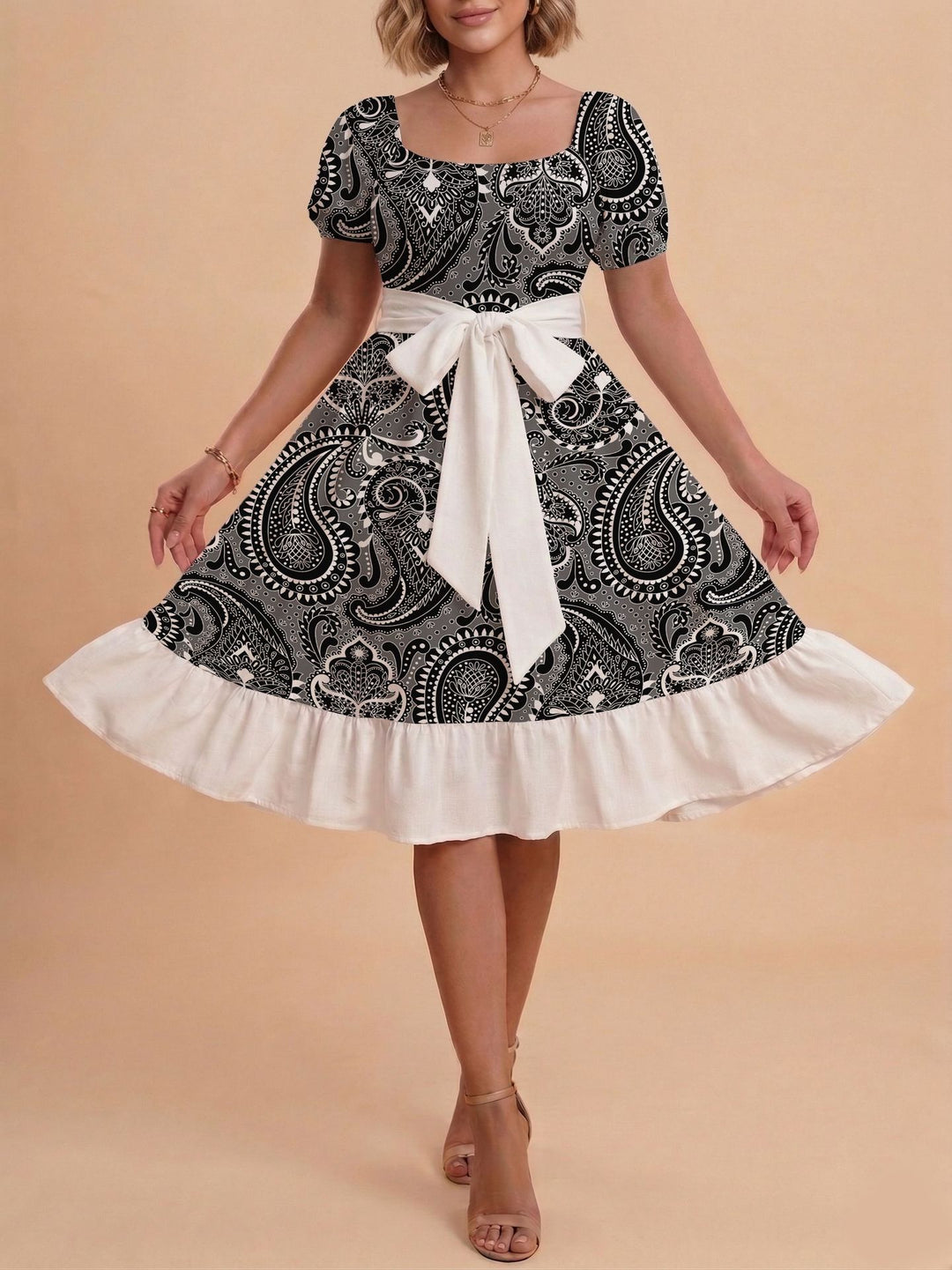 Damen Verspieltes Maxikleid mit Bärenmuster und taillierbarem Band Echo Archiv