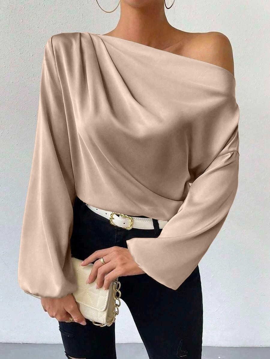 Damen Satin-Oberteil mit asymmetrischem Ausschnitt und fließendem Schnitt Echo Archiv