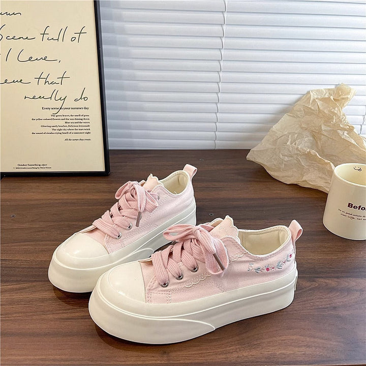 Damen Sneakers mit verspielten Applikationen und elastischer Sohle Echo Archiv
