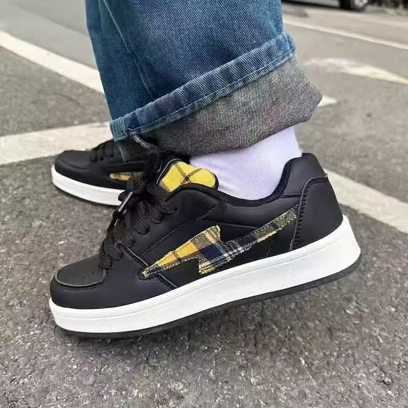 Damen Sportliche Sneakers mit kariertem Detail und verstärkter Sohle Echo Archiv