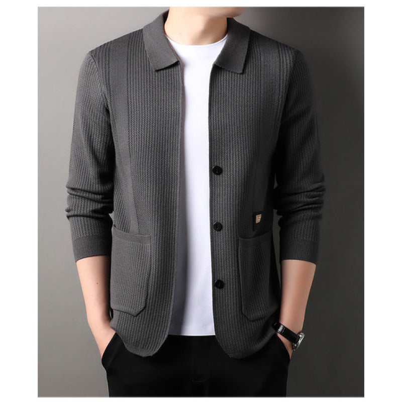 Herren Feinstrukturierte Strickjacke mit Hemdkragen, Knopfleiste und aufgesetzten Taschen Echoarchiv