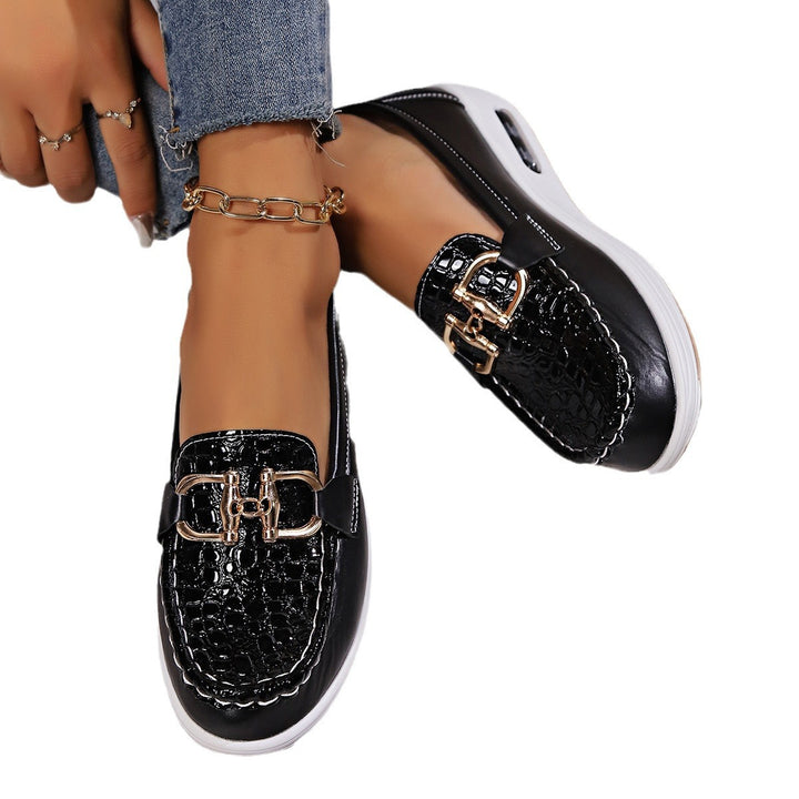 Damen nan modische Plateau-Slipper Loafer mit Krokoprägung, gepolstertem Komfortfußbett und goldener Zierkette Echo Archiv